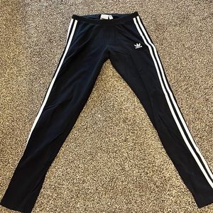 Size small adidas leggings. Great used condition. No piling. Worn a few times
